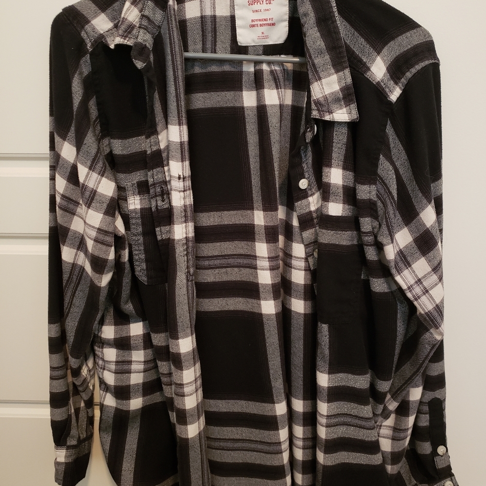 Mossimo Boyfriend Fit Button Up